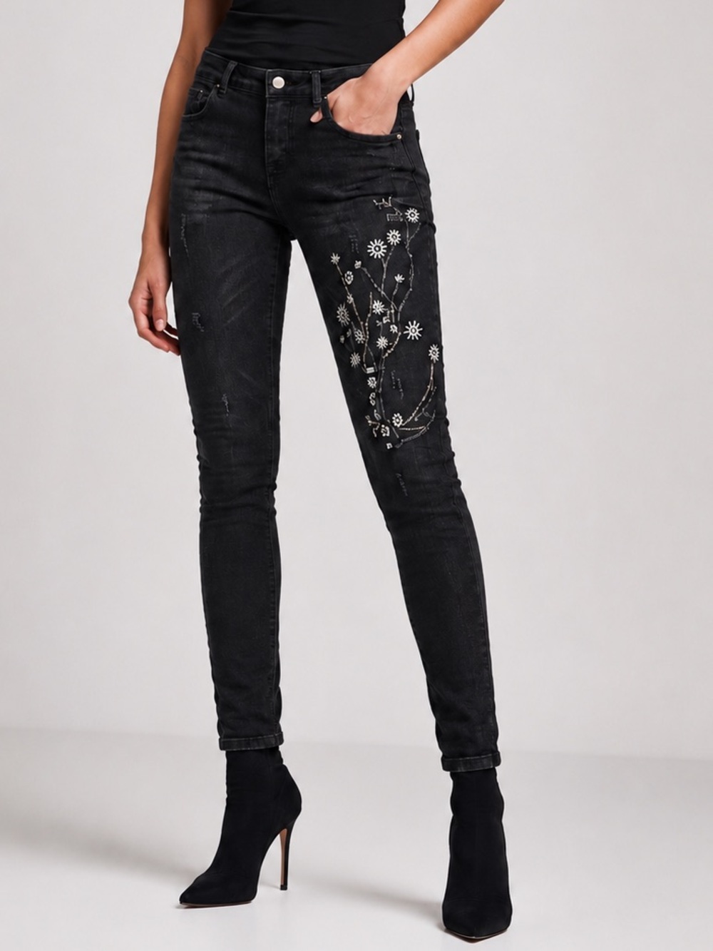 Zara Trafaluc Denimwear Embellishment Jeans Black US 4